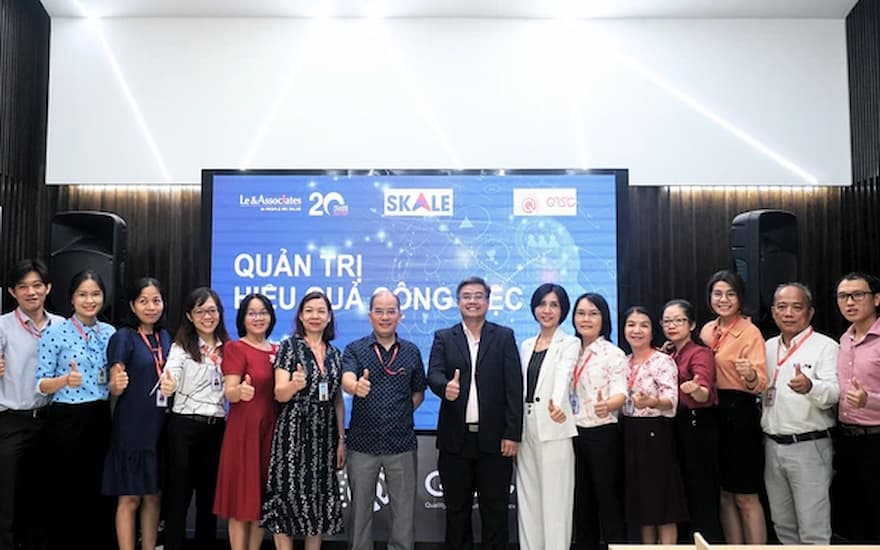 Ban Lãnh đạo QTSC và SKALE Human Capital tại lễ khởi động dự án